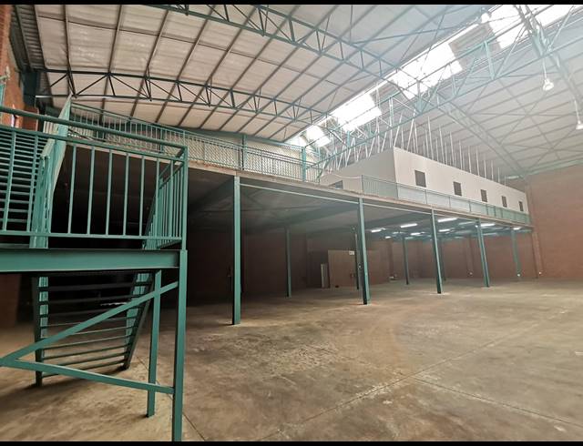 2,250M² WAREHOUSE FOR SALE IN POMONA